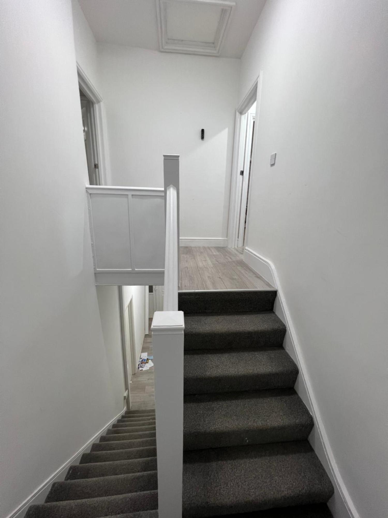 F4 Luxury Stays One Bed Apartment With Parking Ilford Bagian luar foto
